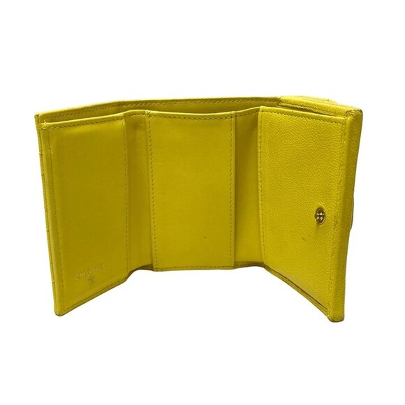 CHANEL Matelasse - Yellow Calfskin Trifold Wallet Gold hardware 671-081325 - Picture 6 of 10